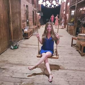 Meet your Posher, Jennifer